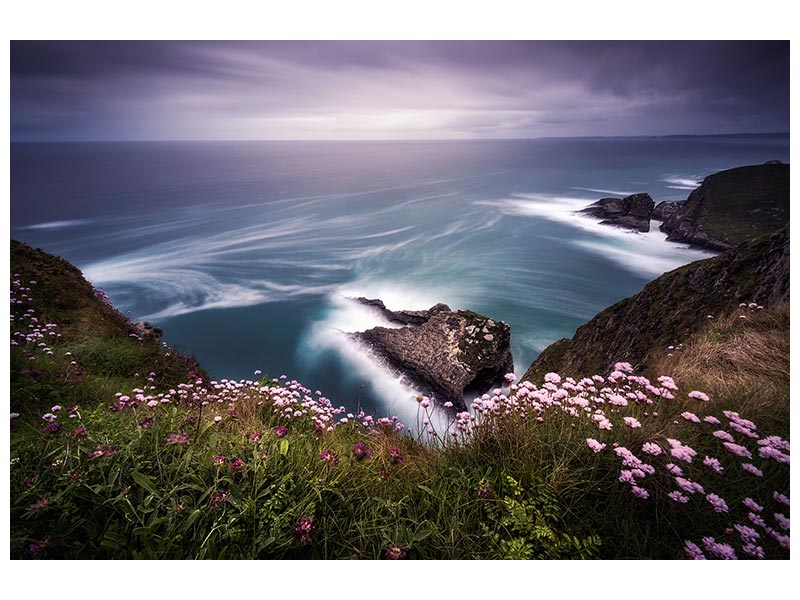 canvas-print-on-the-edge-of-the-cliff-x